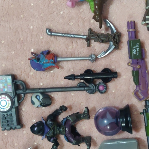 Fortnight Figure And Weapons - Picture 9 of 11